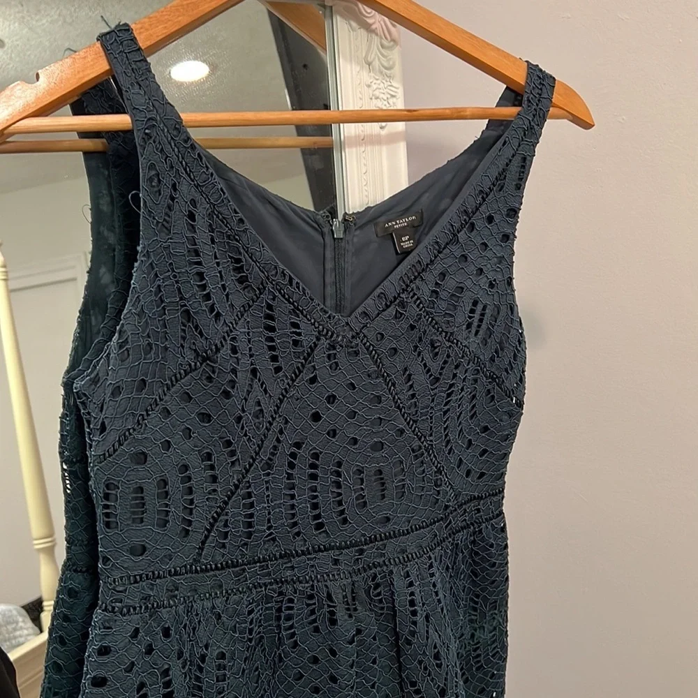 045 Ann Taylor Dark Green Lace Dress - Picture 2 of 9